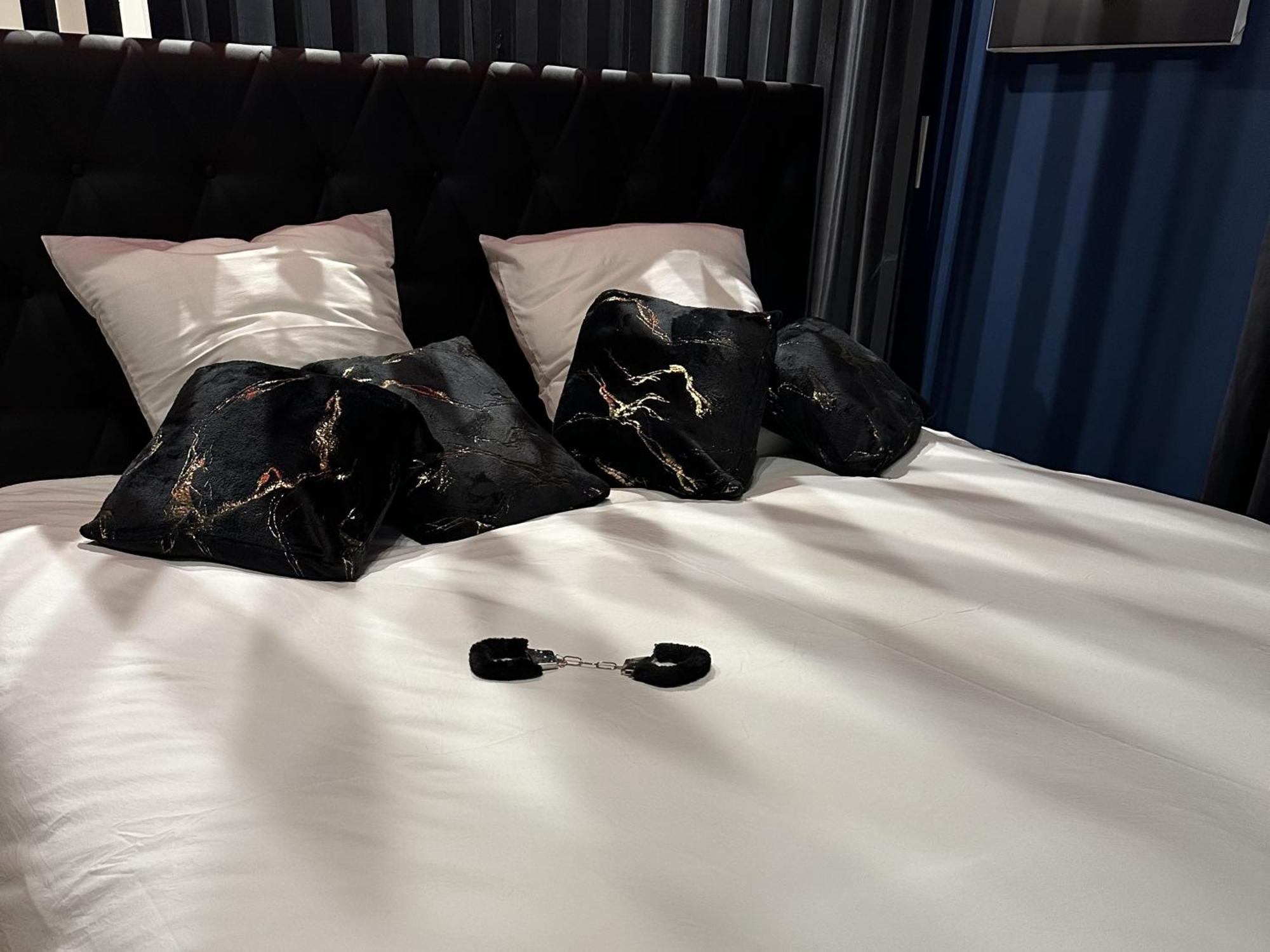 Roomandx-Loveroom-Caen-Bayeux Le Fresne-Camilly Ngoại thất bức ảnh